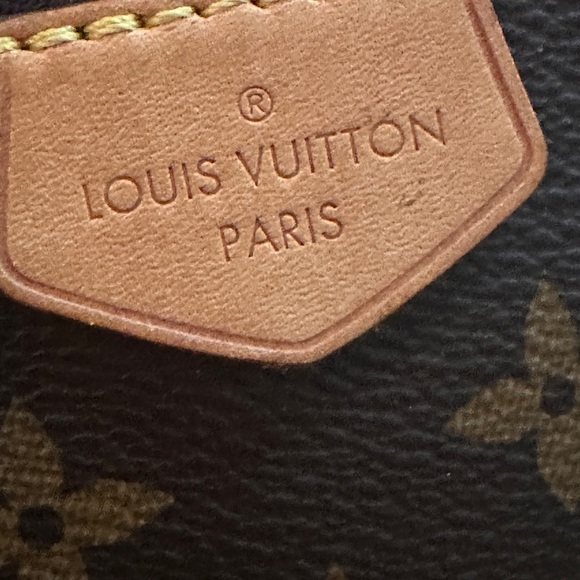 LOUIS VUITTON  MULTI POCHETTE - Picture 14 of 17